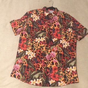 XL floral short sleeve button up